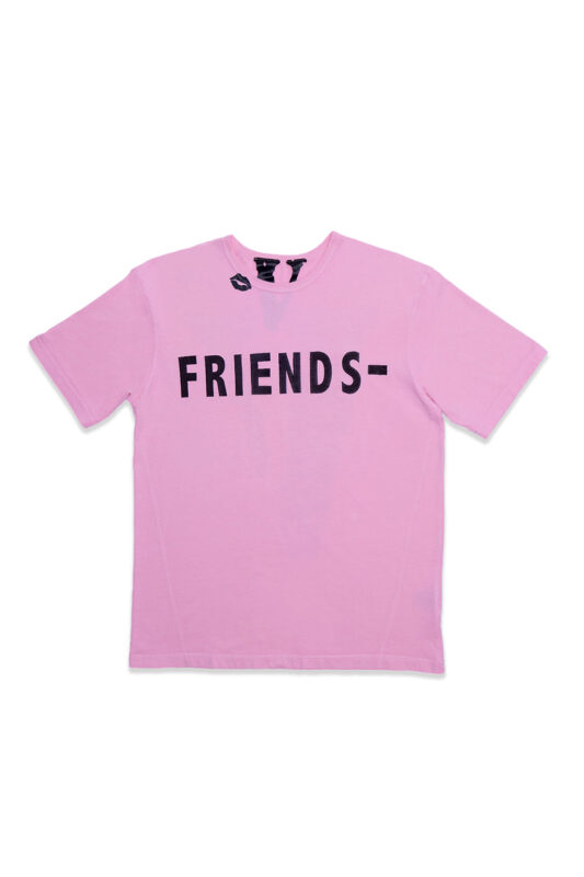 BLACK LIPSTICK FRIENDS- EMBROIDERED T-SHIRT (pink)